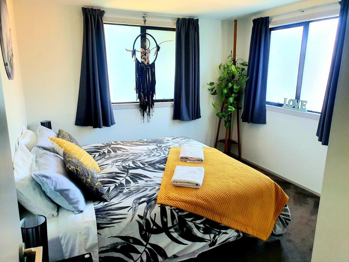 Villa Hawea Heaven: Superking Beds + Hot Tub + Mountain à Wanaka Extérieur photo