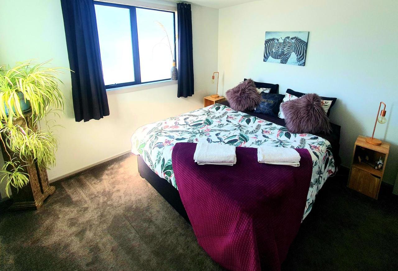Villa Hawea Heaven: Superking Beds + Hot Tub + Mountain à Wanaka Extérieur photo