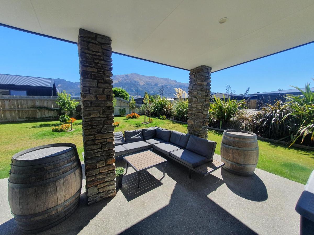 Villa Hawea Heaven: Superking Beds + Hot Tub + Mountain à Wanaka Extérieur photo